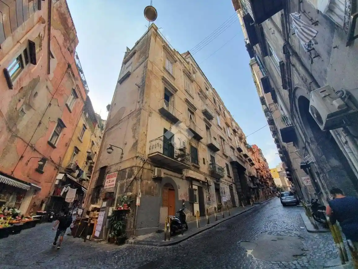 Appartamento in vendita a Napoli