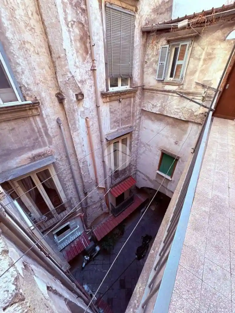 Palazzo - Edificio in vendita a Napoli