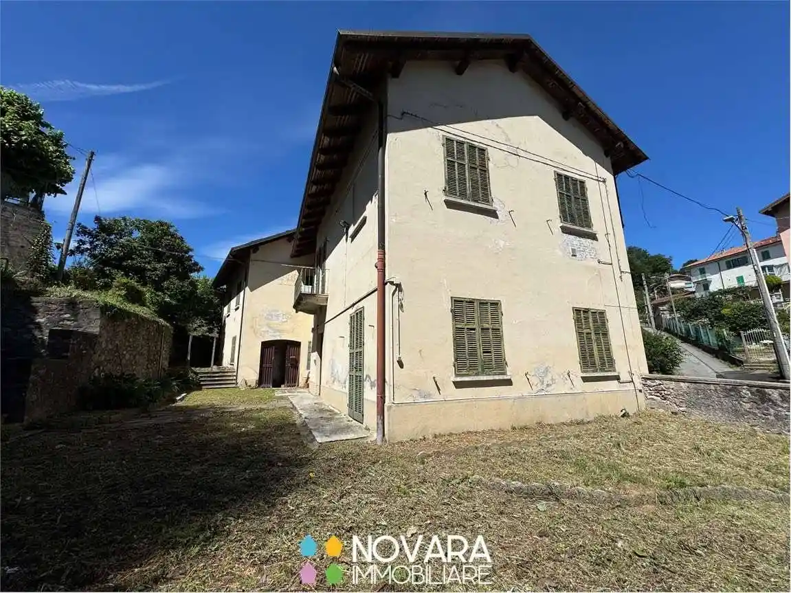Palazzo - Edificio in vendita a Romagnano Sesia