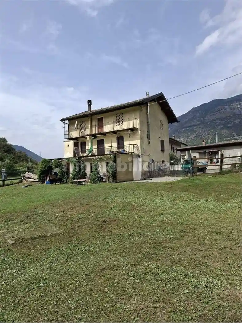 Casa indipendente in vendita a Chatillon