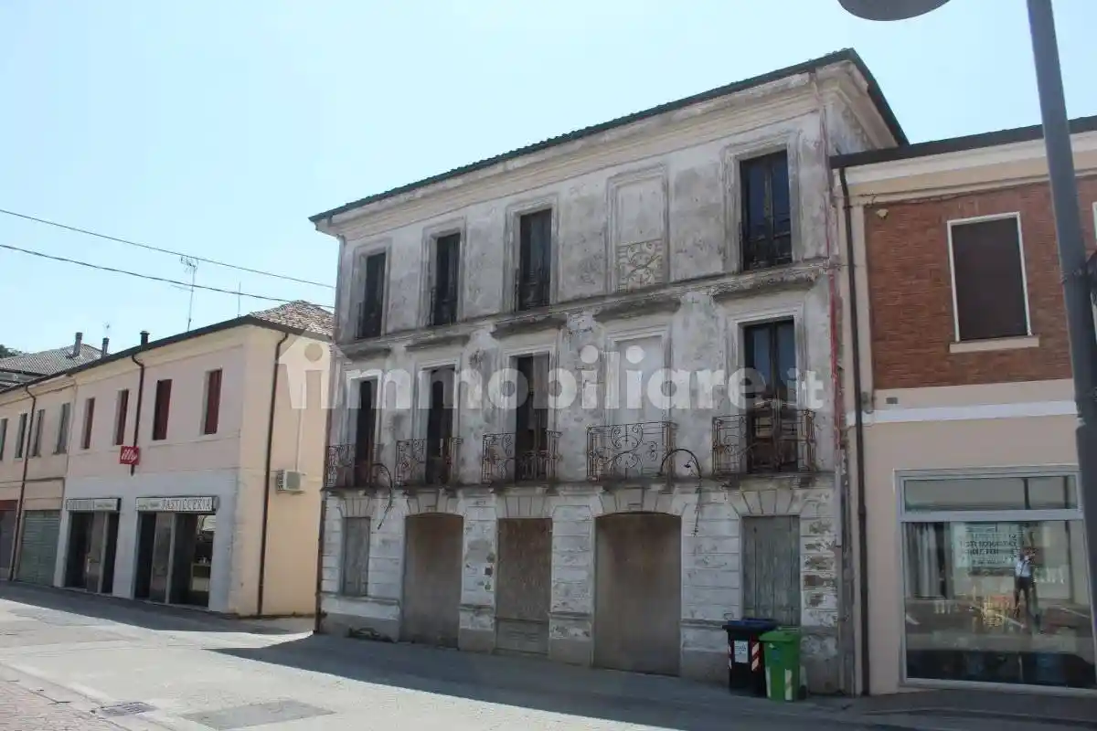 Palazzo - Edificio in vendita a Fiesso Umbertiano