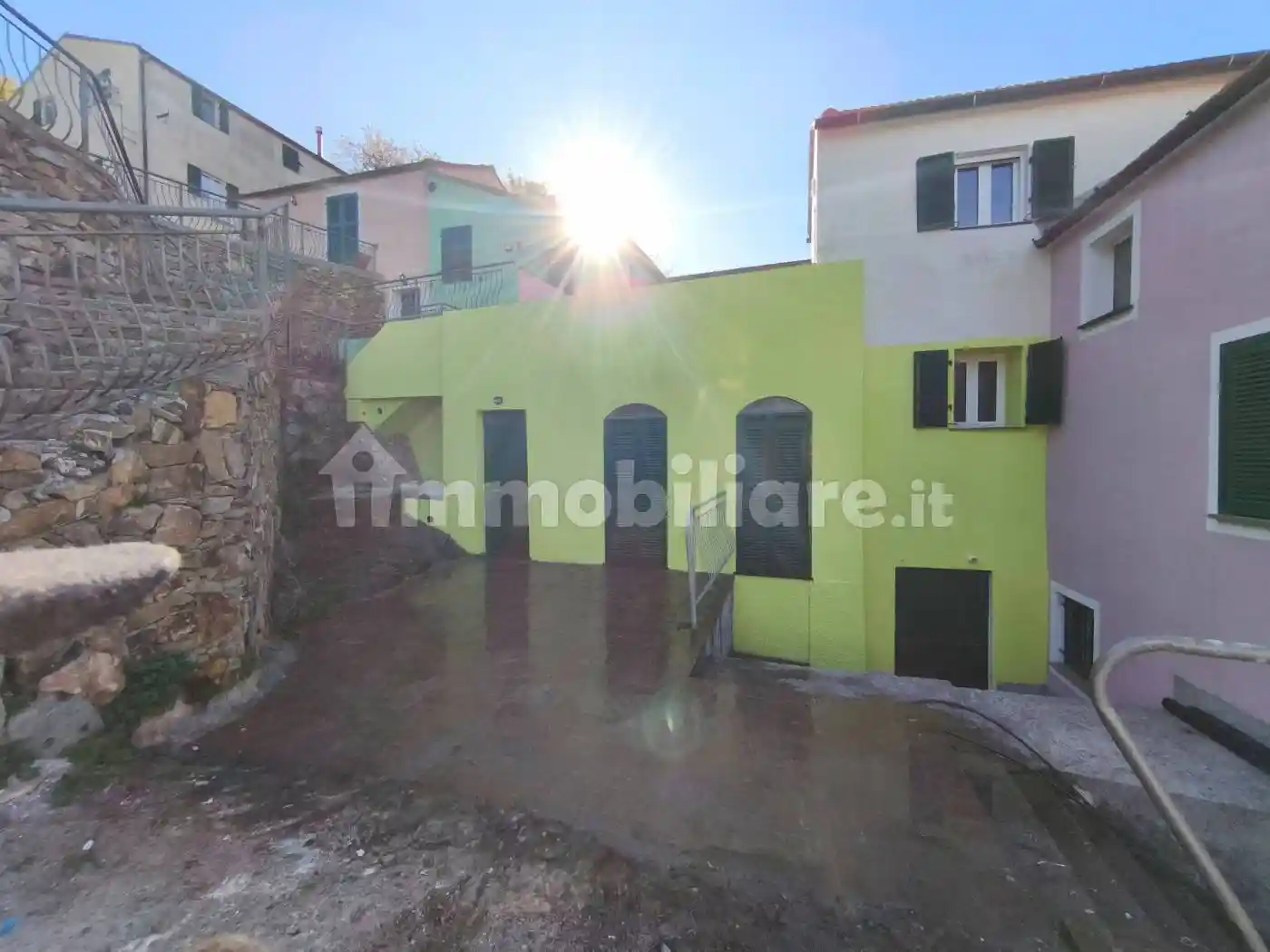 Villa in vendita a Vado Ligure