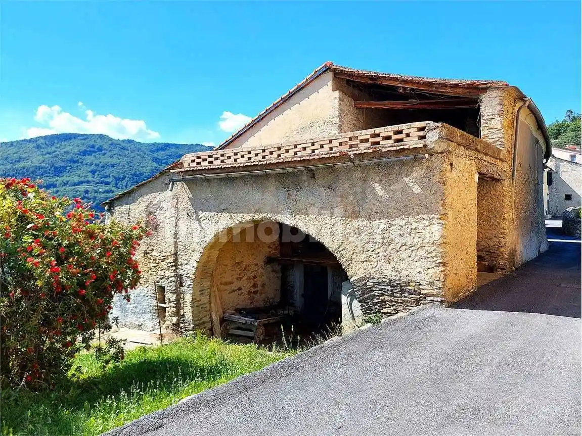 Casa indipendente in vendita a Onzo