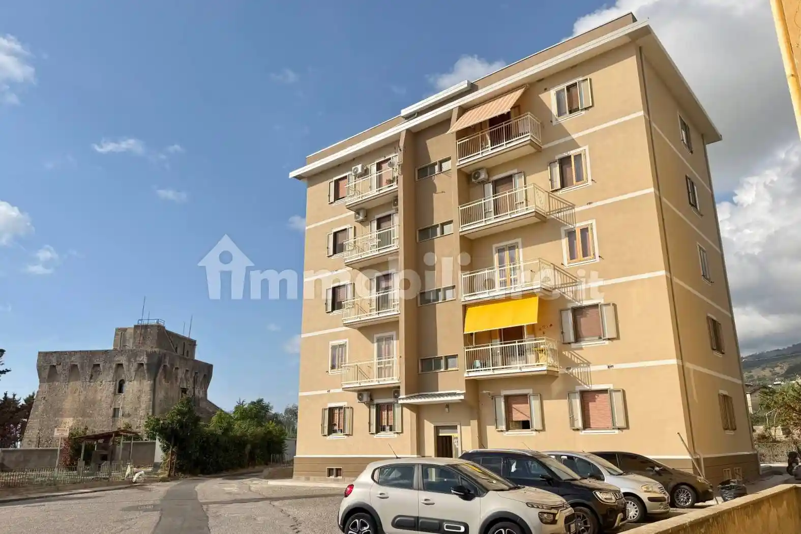 Appartamento in vendita a Paola