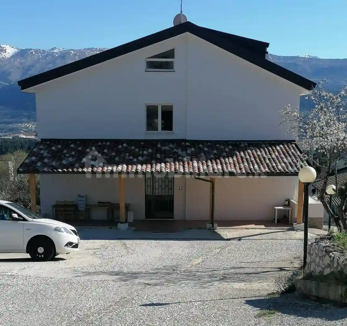 Villa - foto 2