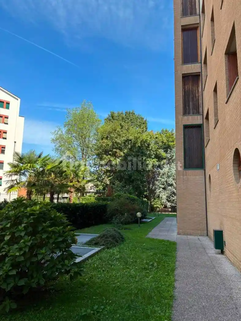 Appartamento in affitto a Monza