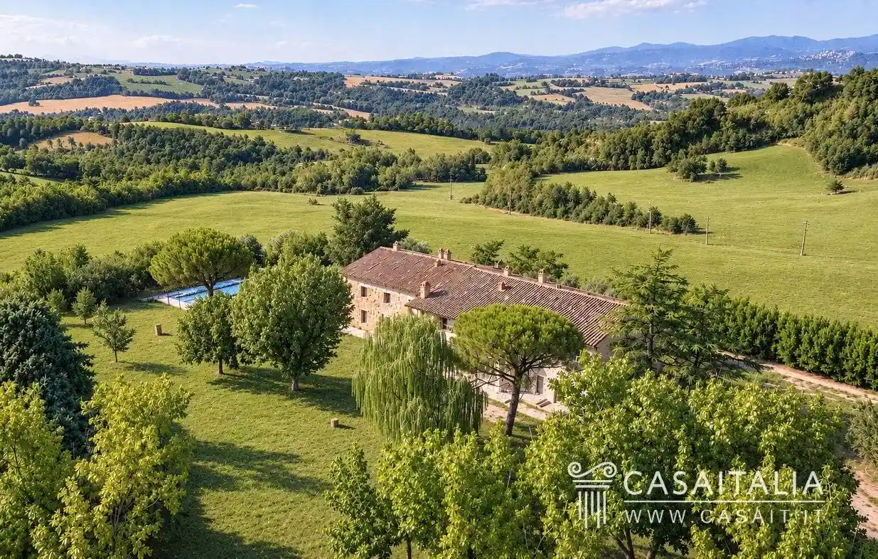 Rustico - Casale in vendita a Todi
