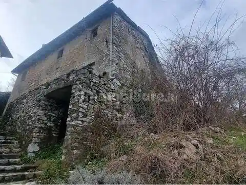 Rustico - Casale in vendita a Careggine