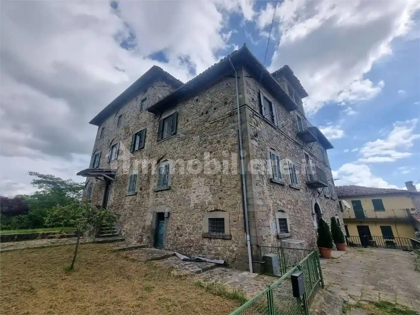 Appartamento in vendita a Camporgiano