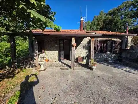 Villa in vendita a Piazza al Serchio