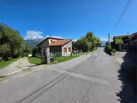 Villa in vendita a Camporgiano