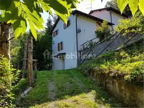 Villa in vendita a Molazzana