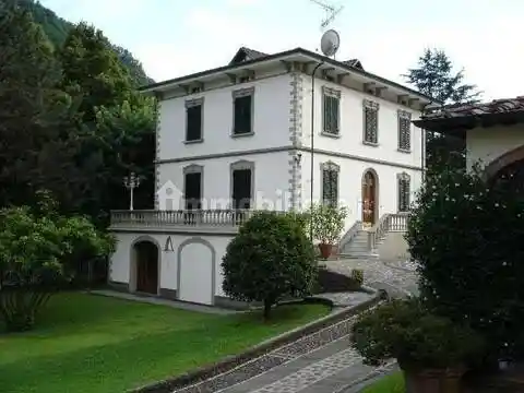 Villa in vendita a Bagni di Lucca