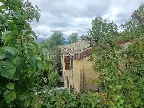Villa in vendita a Castiglione di Garfagnana