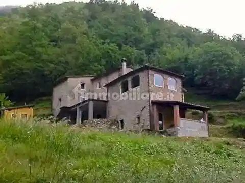 Rustico - Casale in vendita a Gallicano