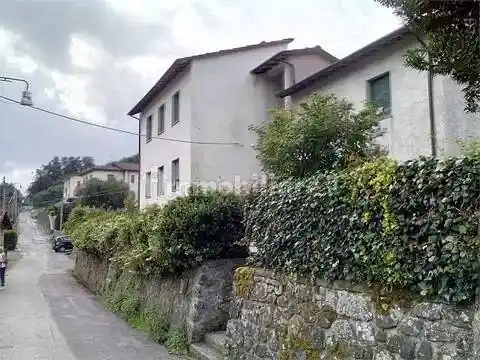 Appartamento in vendita a Camporgiano