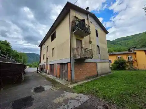 Appartamento in vendita a Vagli Sotto