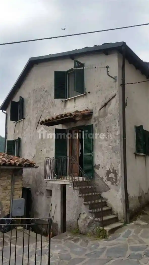 Villa in vendita a Camporgiano