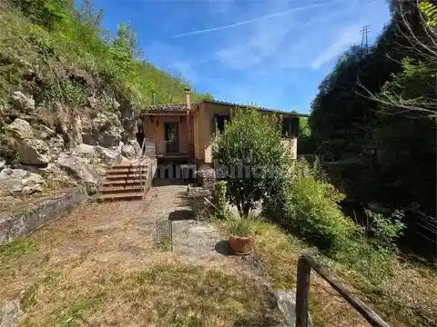 Rustico - Casale in vendita a Castelnuovo di Garfagnana