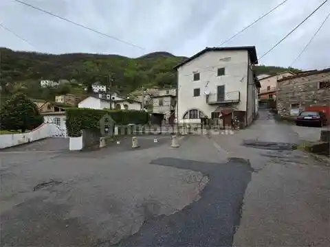 Villa in vendita a Piazza al Serchio