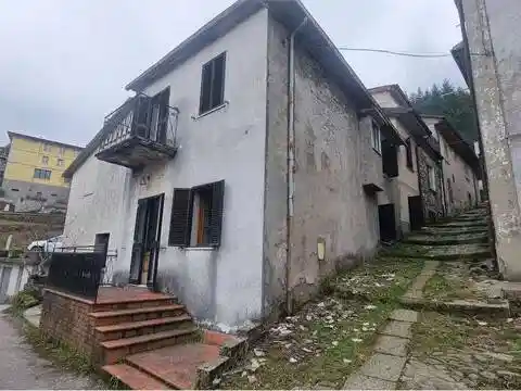 Villa in vendita a Vagli Sotto