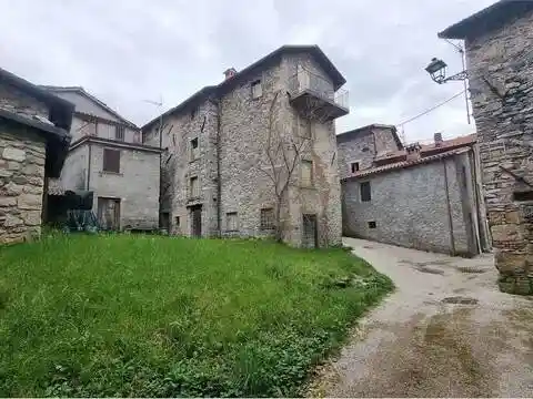 Villa in vendita a Vagli Sotto