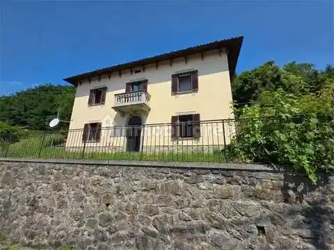 Villa in vendita a Castiglione di Garfagnana