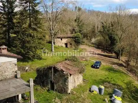 Rustico - Casale in vendita a Castelnuovo di Garfagnana