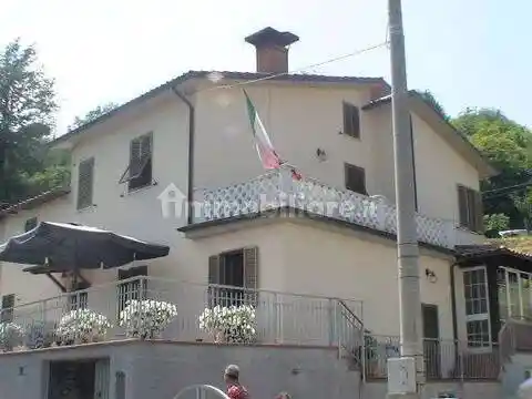 Villa in vendita a Piazza al Serchio