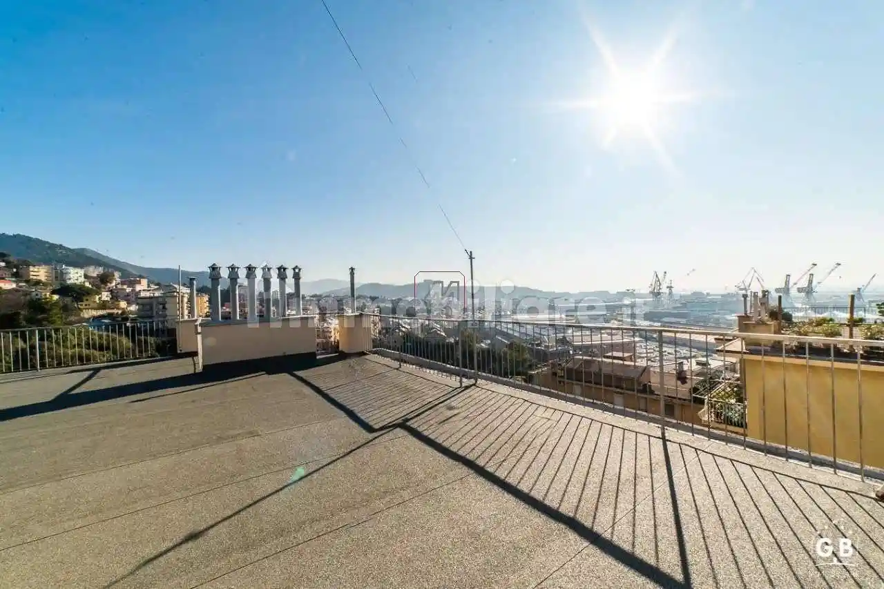 Appartamento in vendita a Genova
