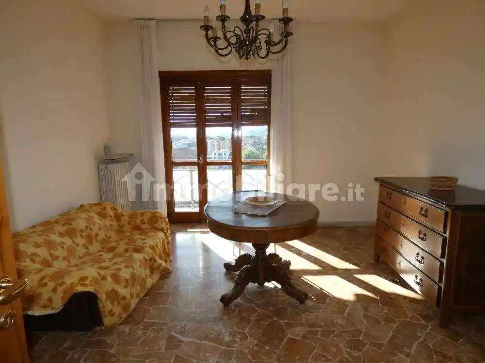 Appartamento in affitto a Alba