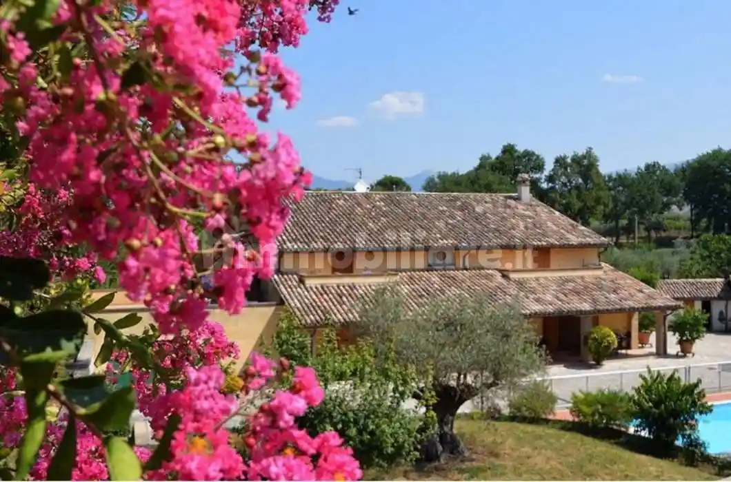 Rustico - Casale in vendita a Spoleto