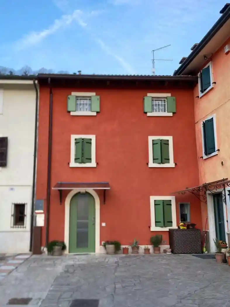 Casa indipendente in affitto a Verona