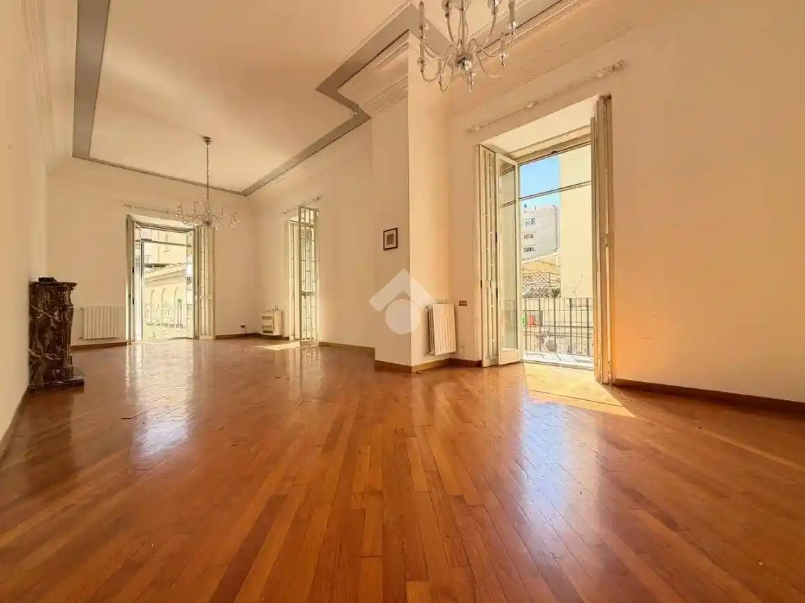 Appartamento in vendita a Napoli
