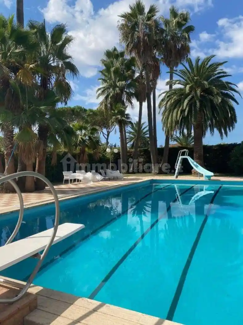 Villa in vendita a Latina