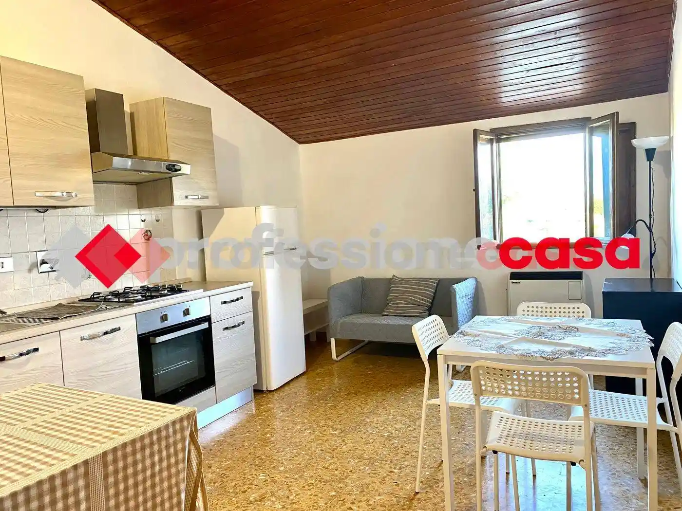 Appartamento in affitto a Capraia e Limite