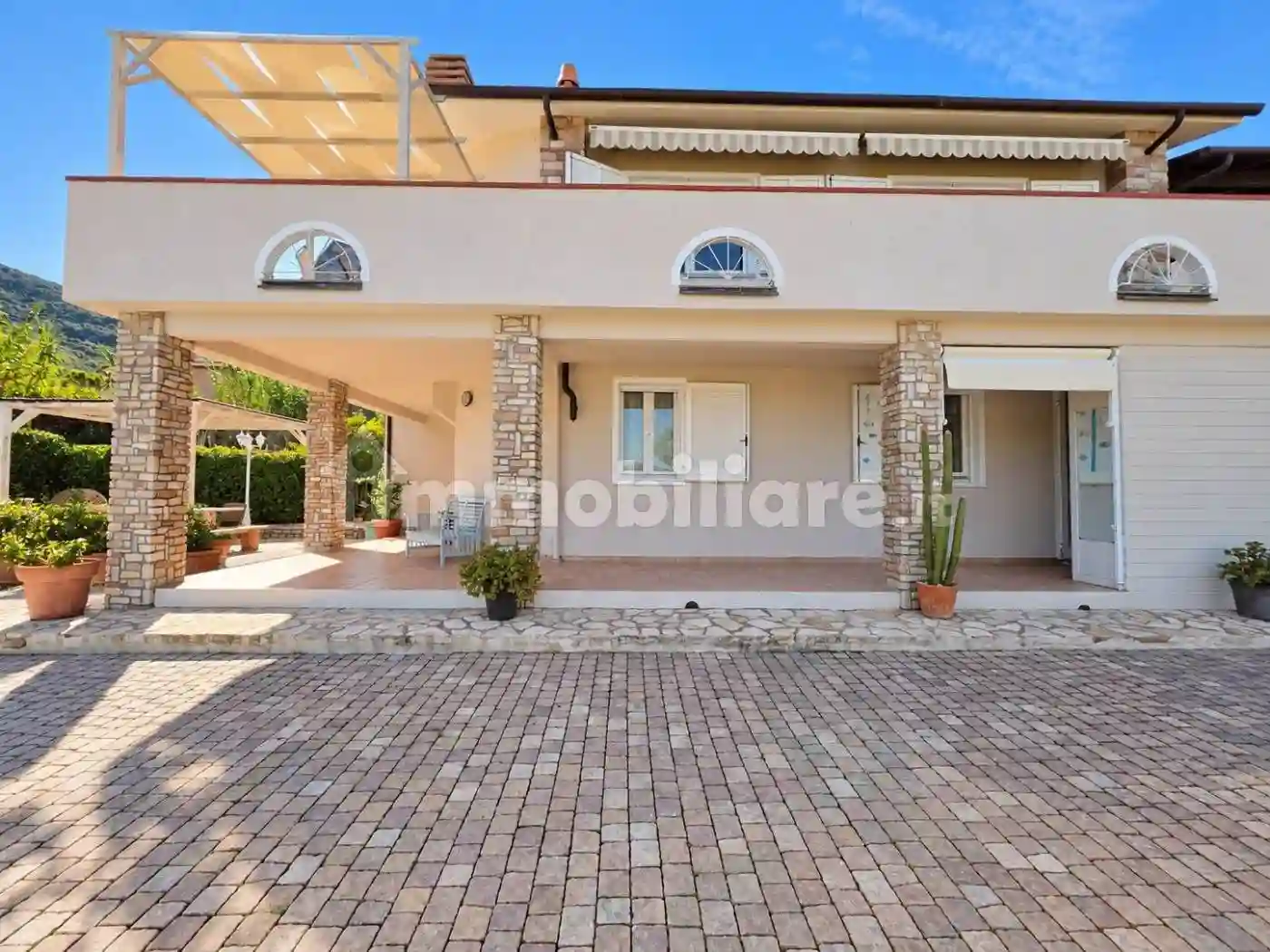 Villa - foto 2