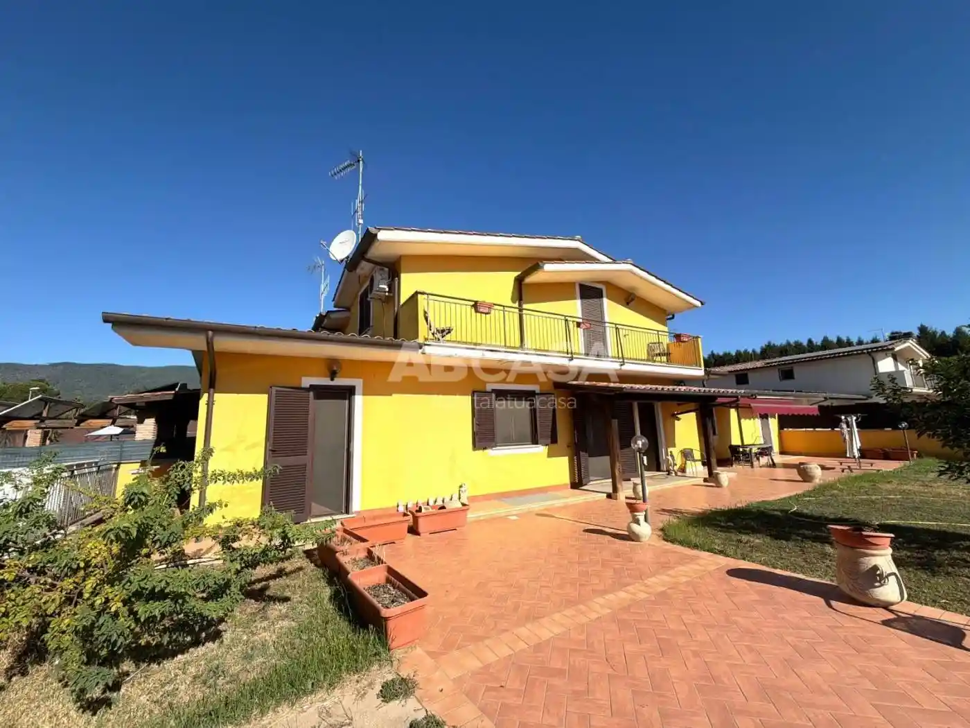 Villa in vendita a Lariano