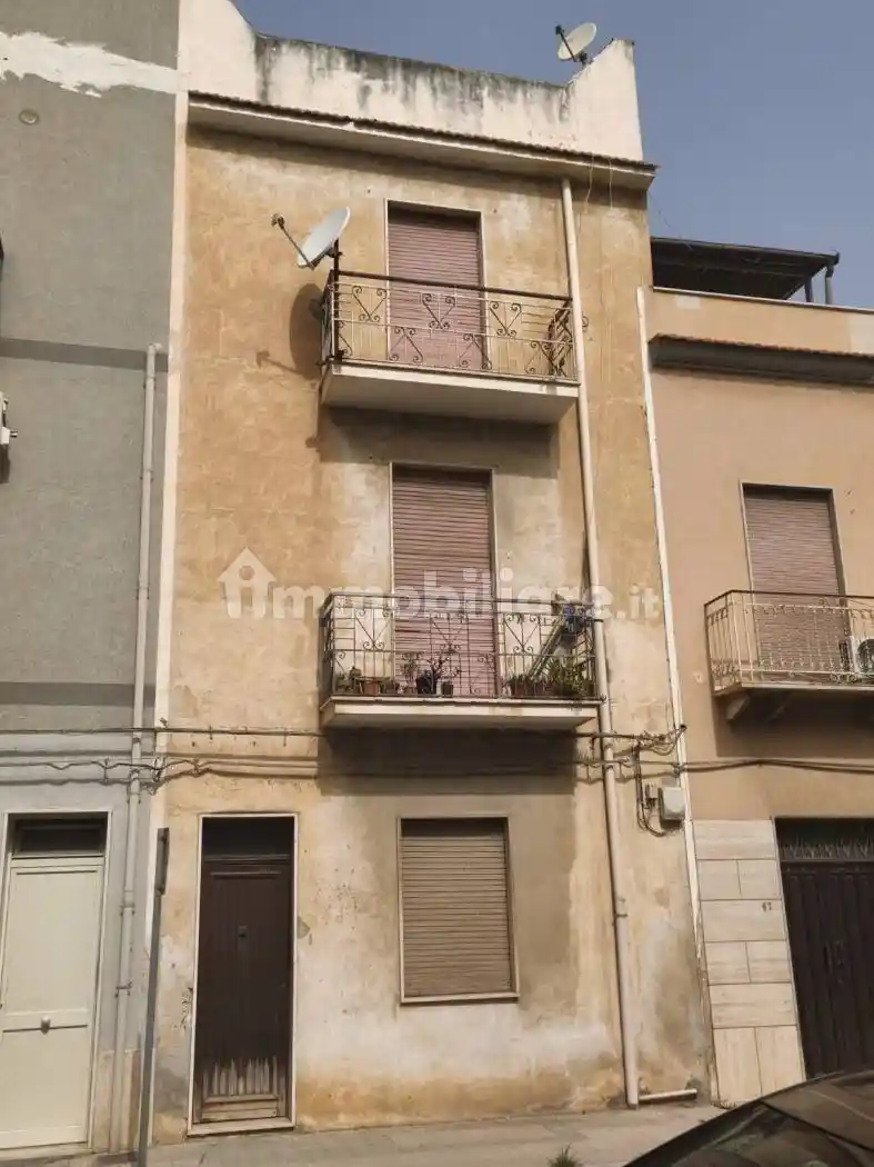 Palazzo - Edificio in vendita a Paceco