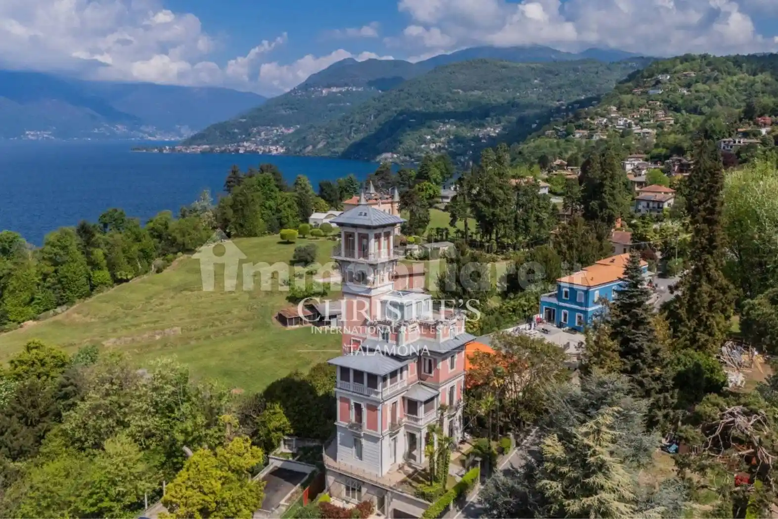 Villa in vendita a Luino