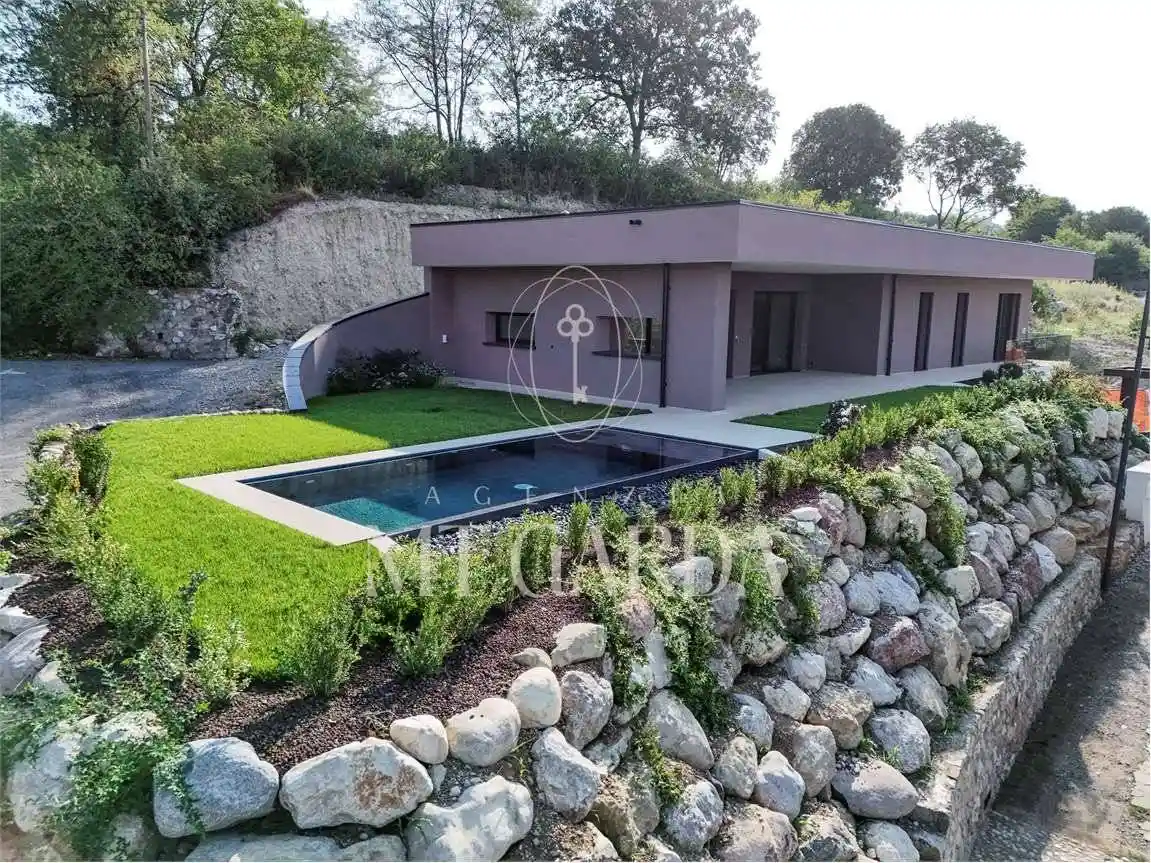 Villa in vendita a Lonato del Garda