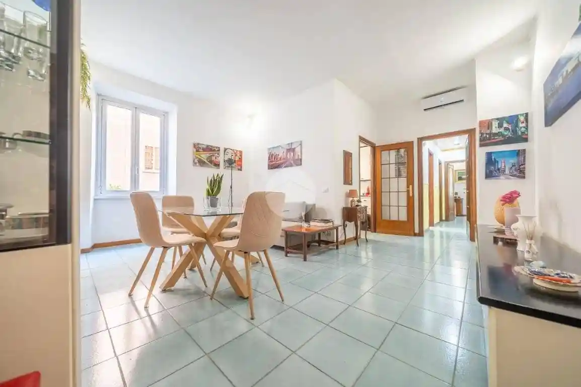 Appartamento in vendita a Roma