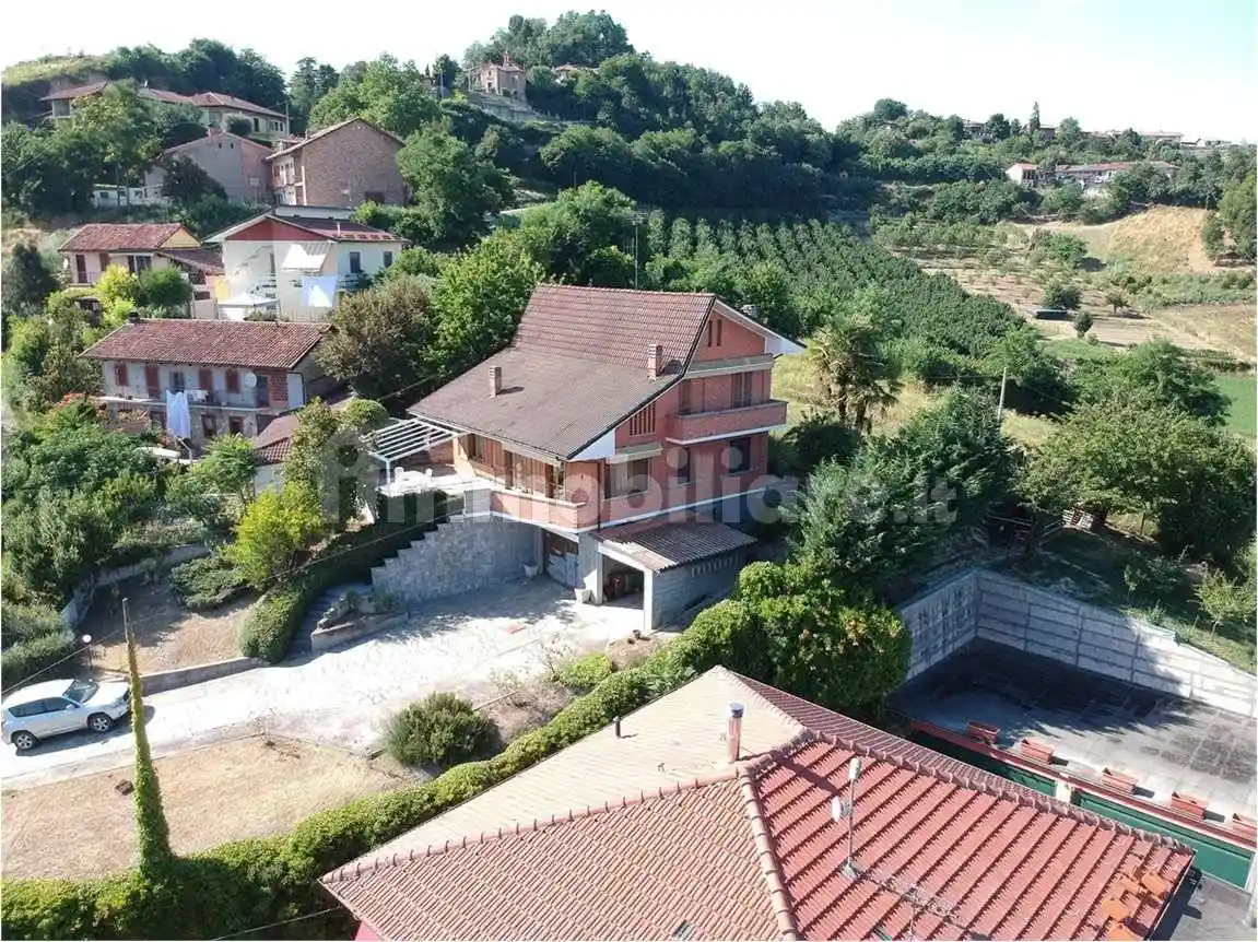 Villa in vendita a Piobesi d'Alba
