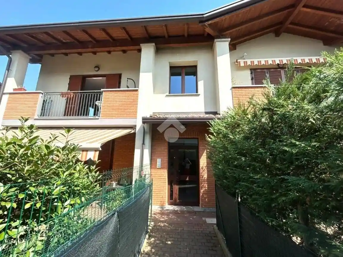 Appartamento in vendita a Bregnano