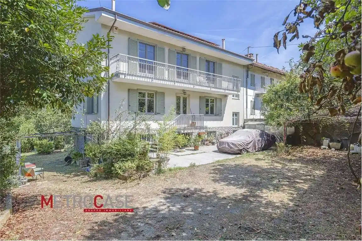 Villa in vendita a Montaldo Roero