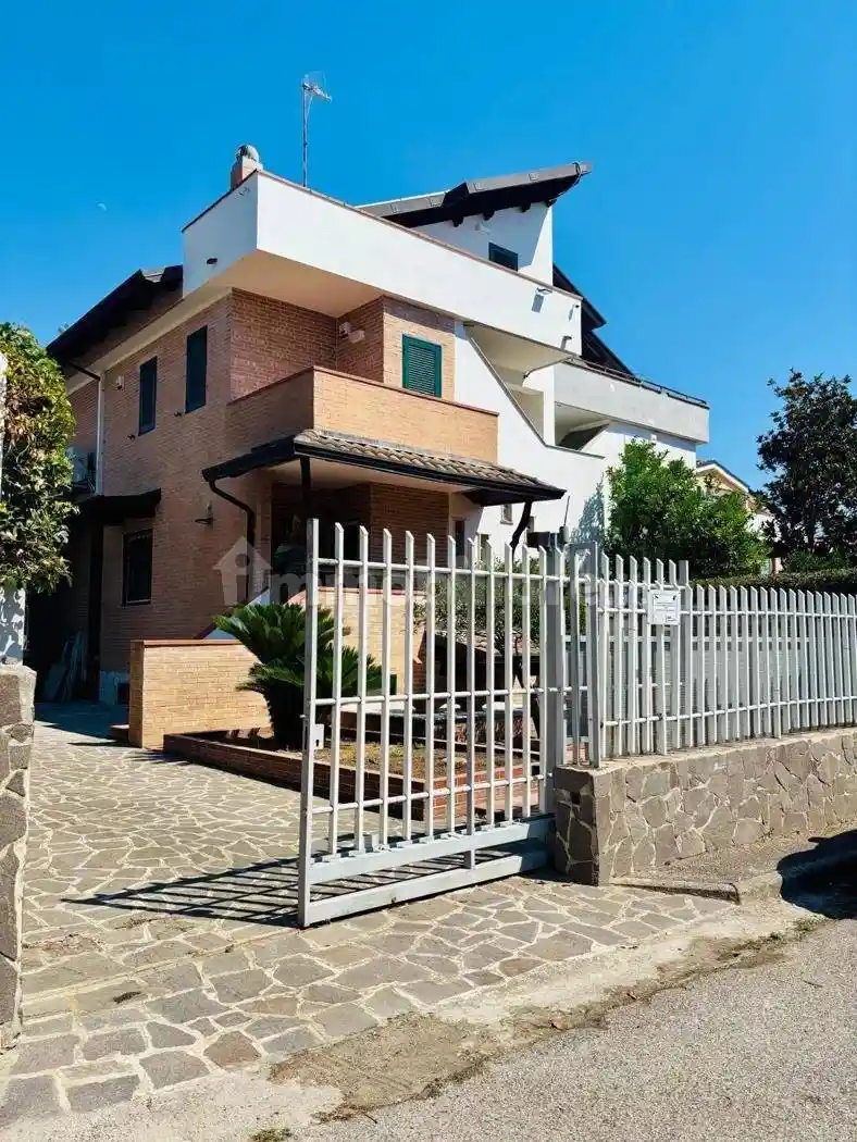 Villa in affitto a Giugliano in Campania