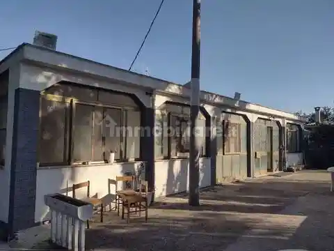Villa in vendita a Cisterna di Latina
