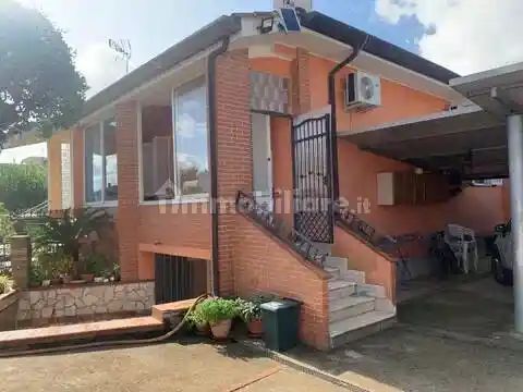Villa in vendita a Cisterna di Latina