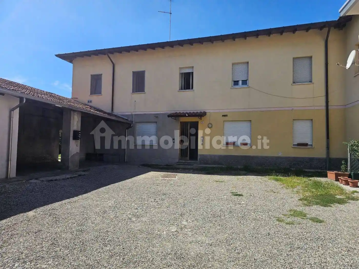 Appartamento in affitto a Cardano al Campo
