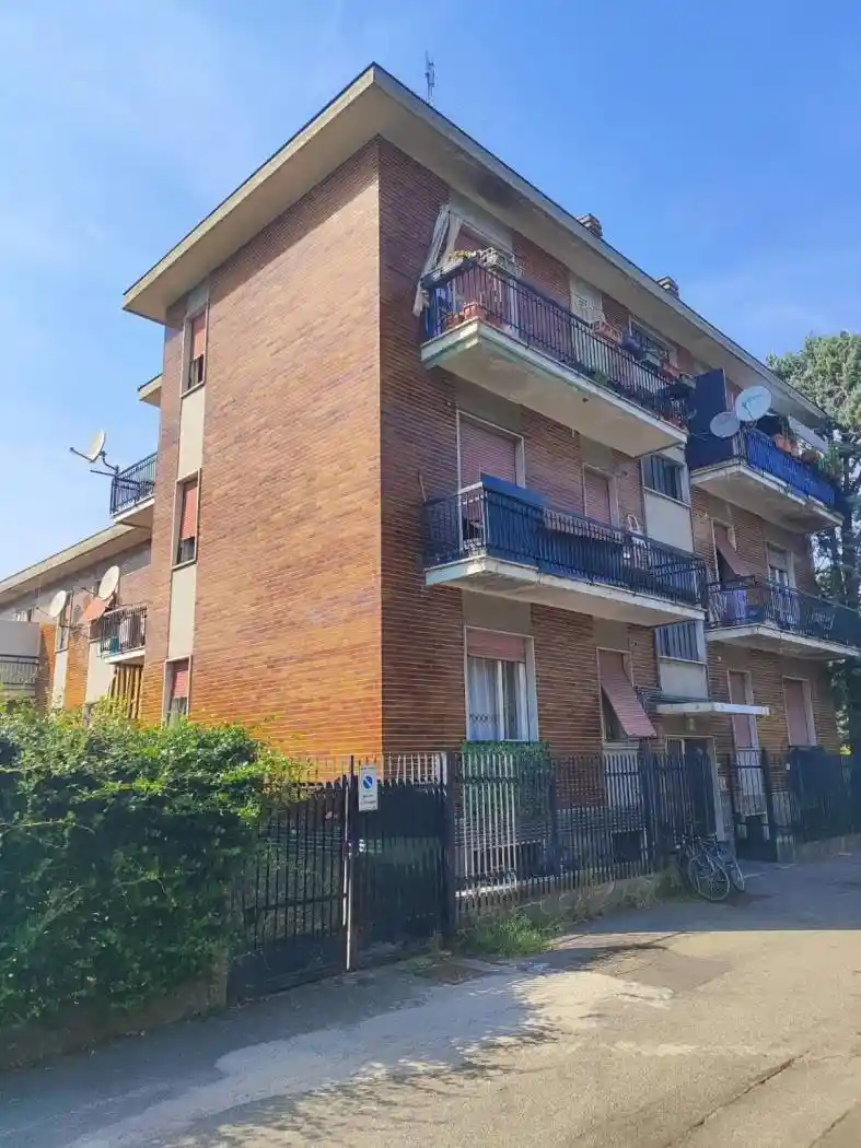 Palazzo - Edificio in vendita a Arluno